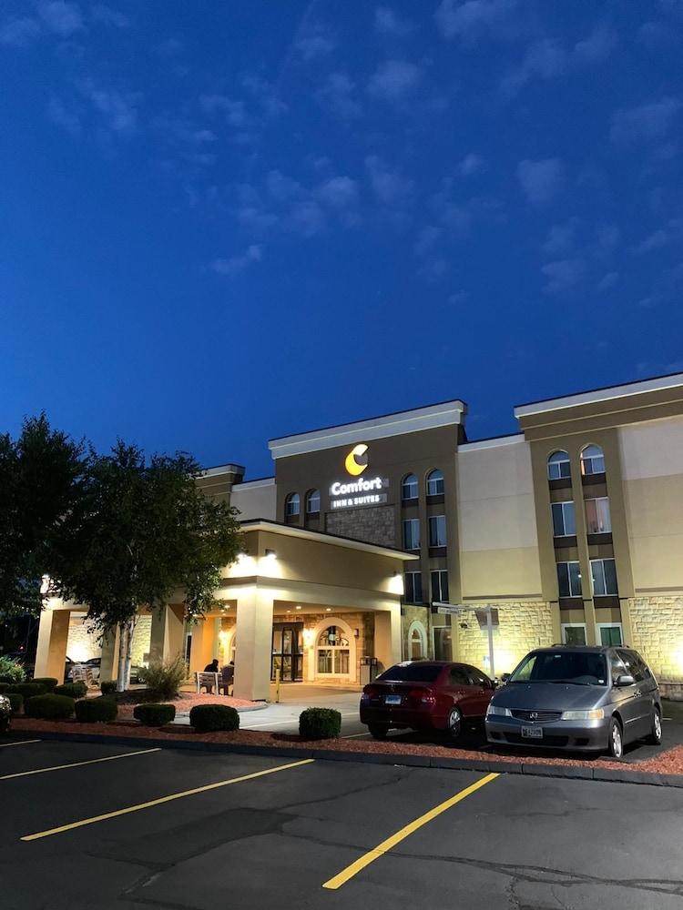 Comfort Inn & Suites East Hartford - Hartford Buitenkant foto