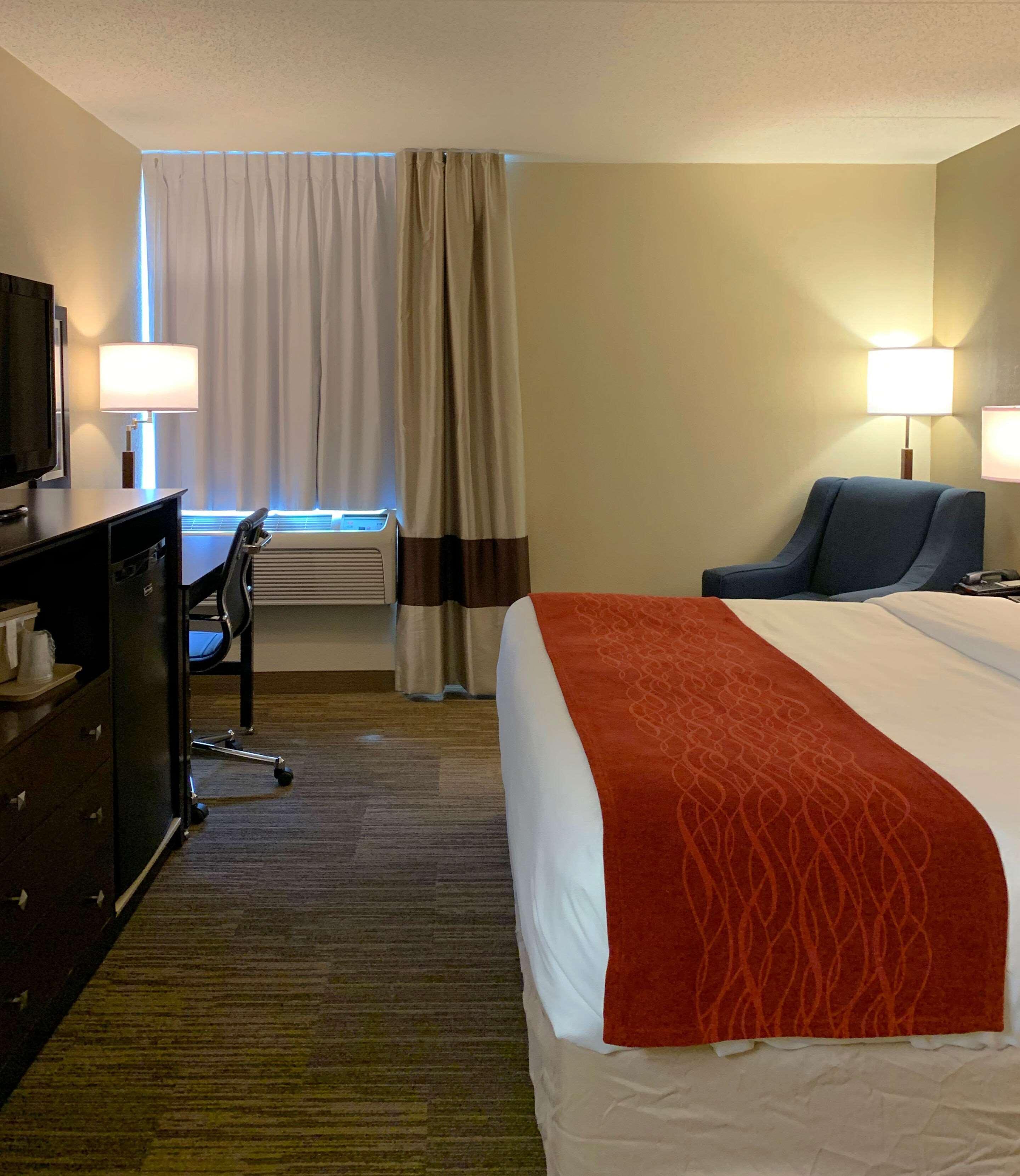 Comfort Inn & Suites East Hartford - Hartford Buitenkant foto