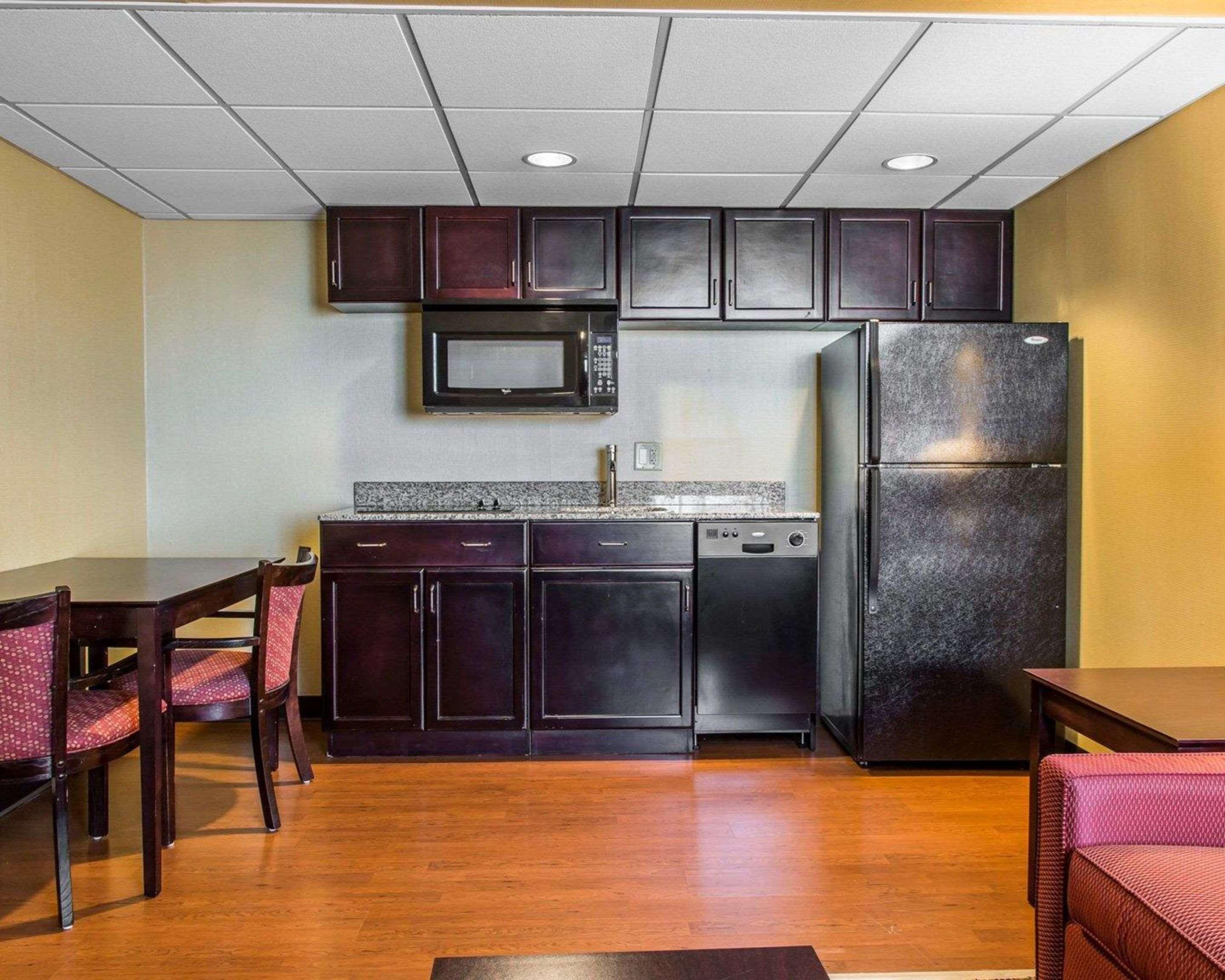 Comfort Inn & Suites East Hartford - Hartford Buitenkant foto