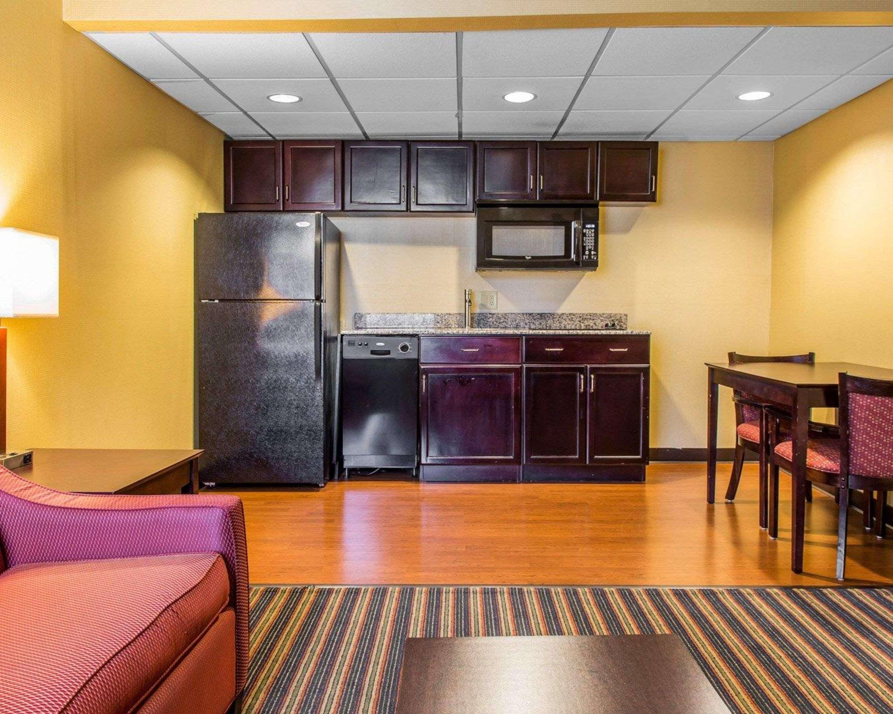 Comfort Inn & Suites East Hartford - Hartford Buitenkant foto