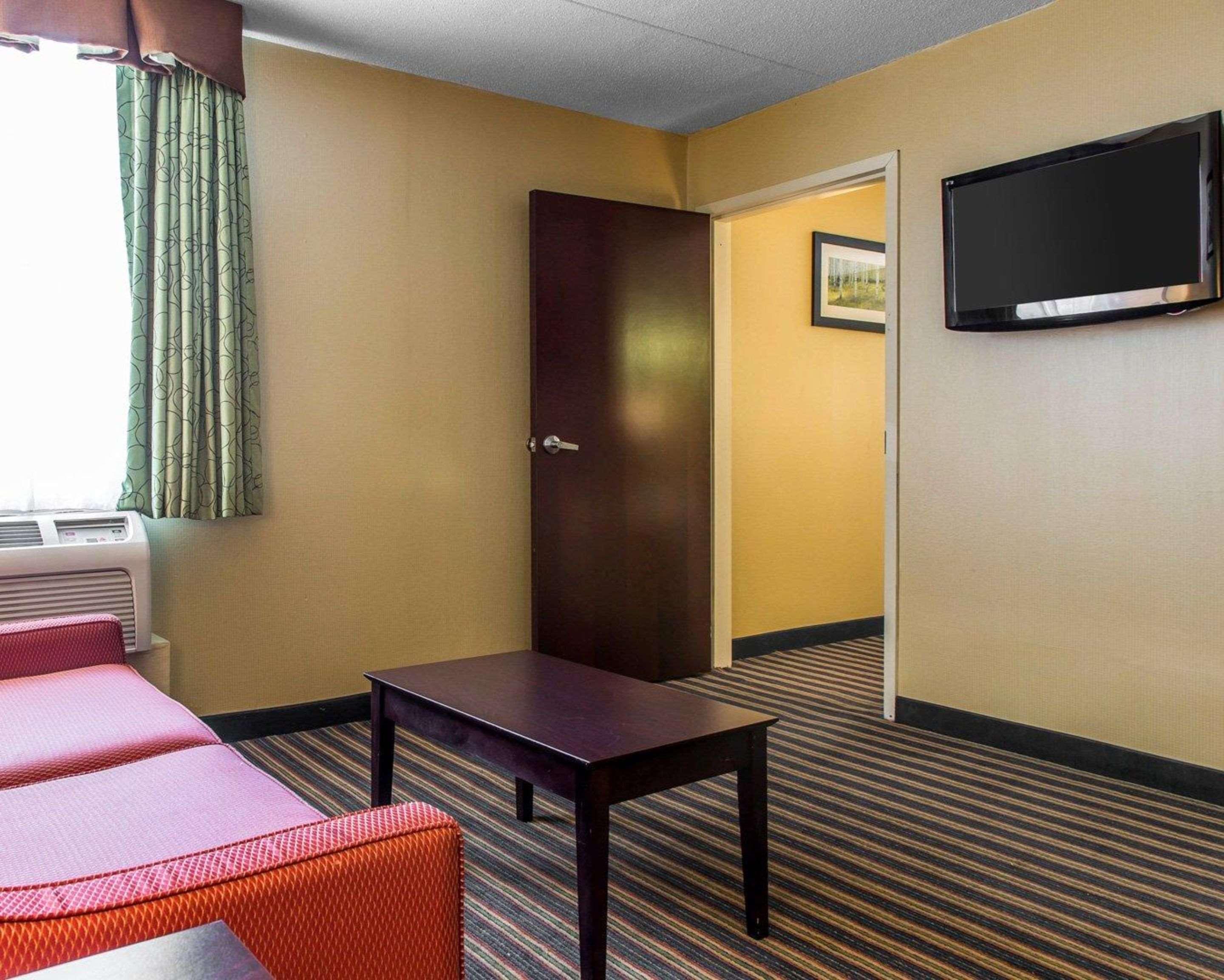 Comfort Inn & Suites East Hartford - Hartford Buitenkant foto