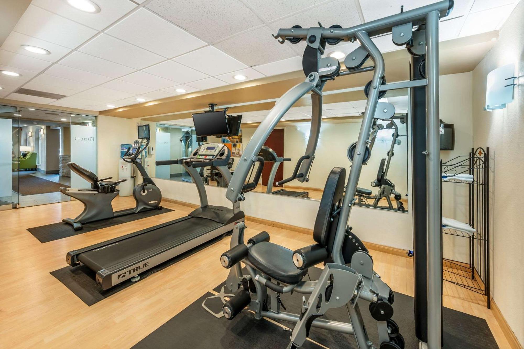 Comfort Inn & Suites East Hartford - Hartford Buitenkant foto
